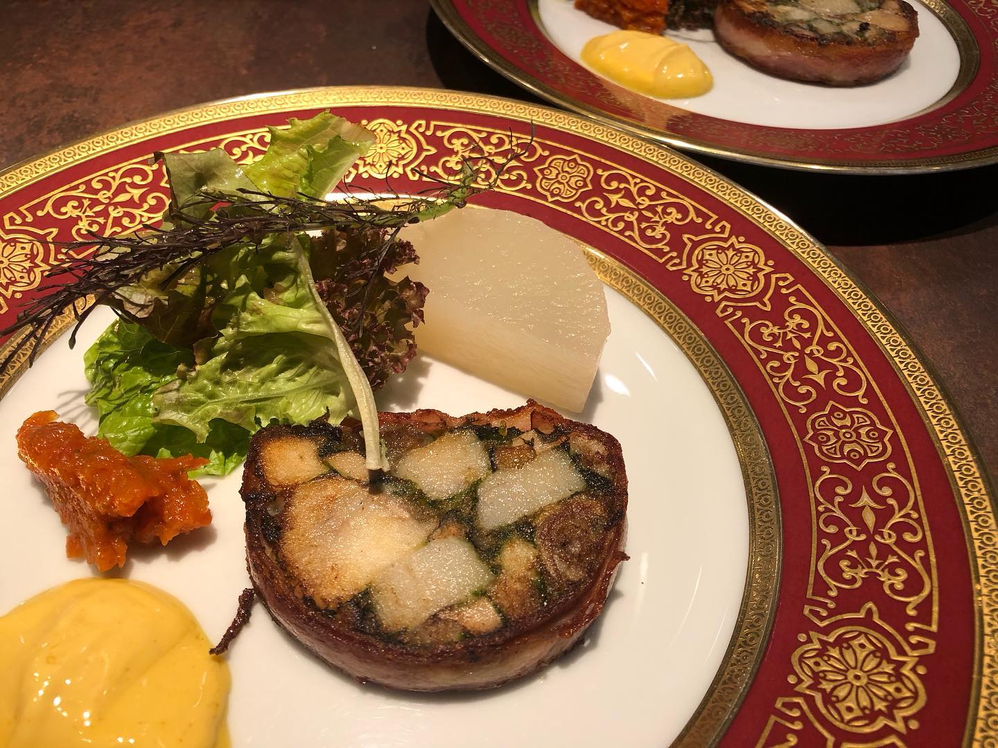 青海苔風味のあんこうと椎茸、里芋のプレッセのソテー